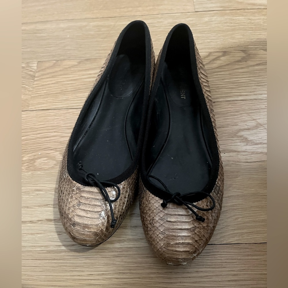 Saint Laurent leather ballerina
